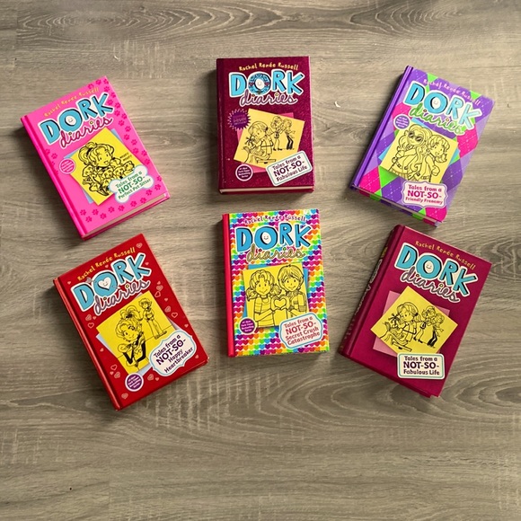 DORK diaries book series! ( 12.99 each ) (MESSAGE ME FOR INDIVIDUAL BOOK) - Picture 1 of 8